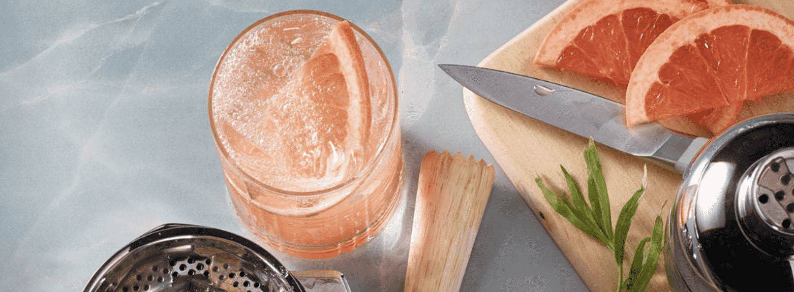 Gin's Flavor Versatility From Botanicals - Juniper & More | OHLQ