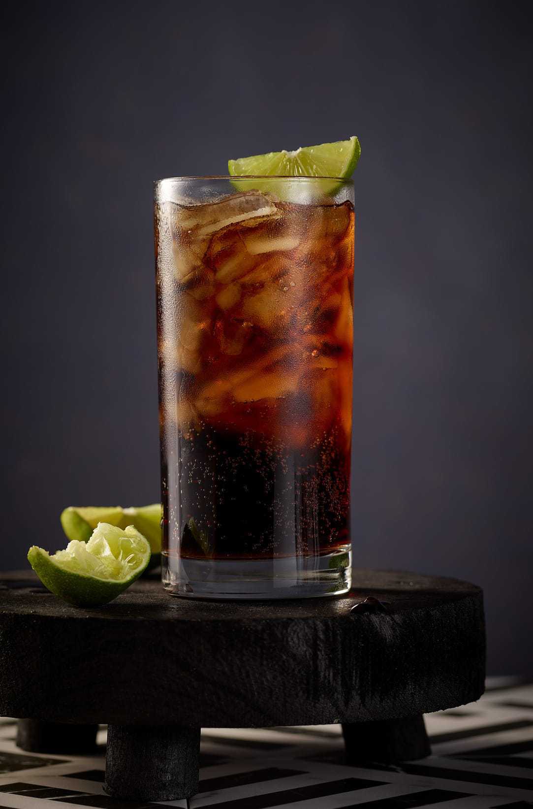 Cuba Libre (Rum and Cola) Cocktail Recipe